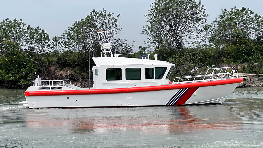 High-speed rescue boat