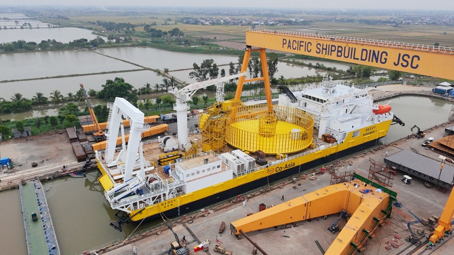 8,000-ton Cable-Laying Vessel