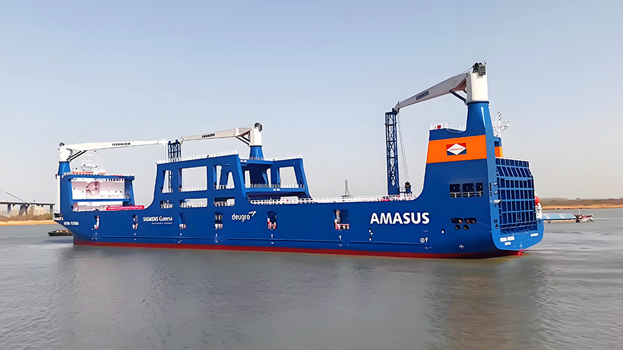 15,600 DWT Heavy-Lift Transport Vessel
